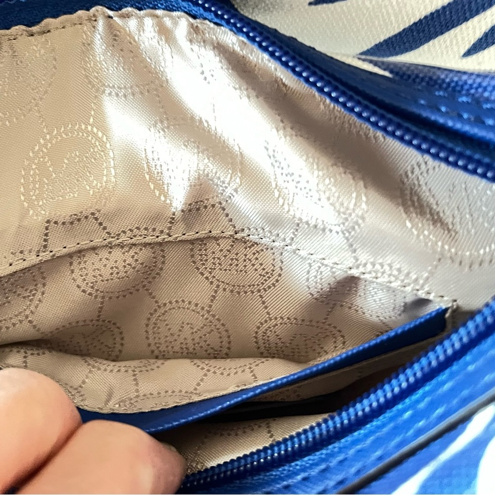 NWOT Michael Kors Eliza Blue White Floral Plastic Covered Canvas Makeup Pouch - Picture 7 of 12